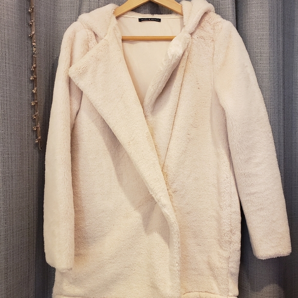 Brandy Melville Super soft Plush Sandra jacket - Picture 2 of 4